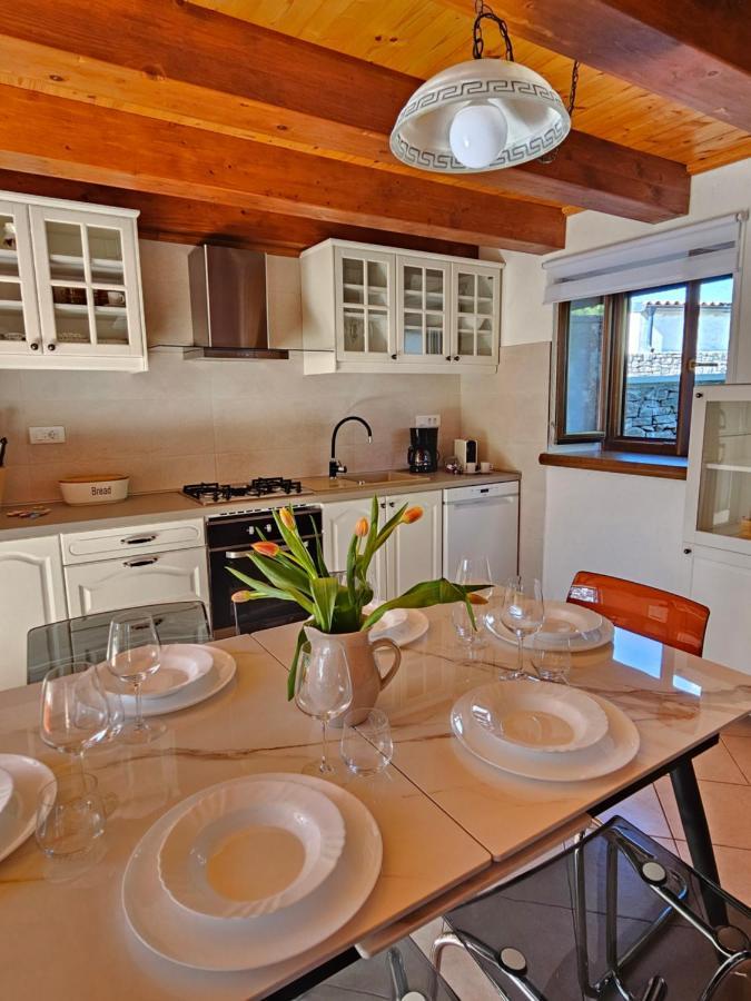 Stonehouse Ana With Jacuzzi Rovinj-Krmed Villa Dış mekan fotoğraf